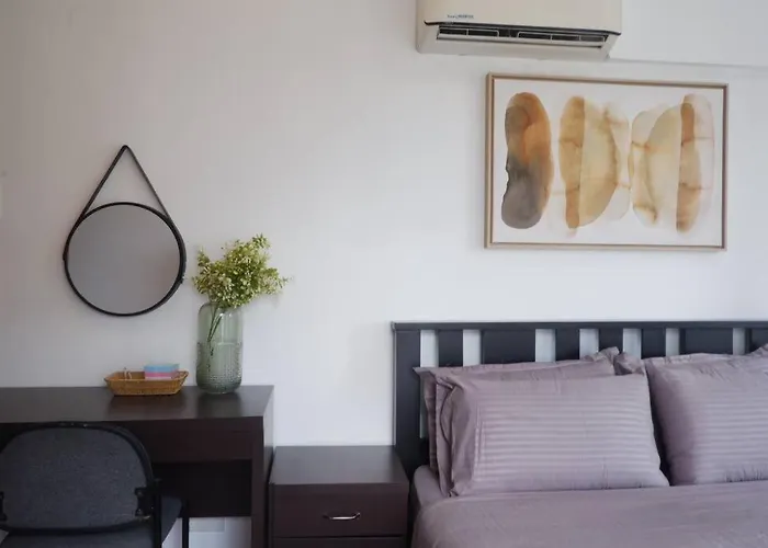 3br Unit At Bgc Forbeswood Parklane *