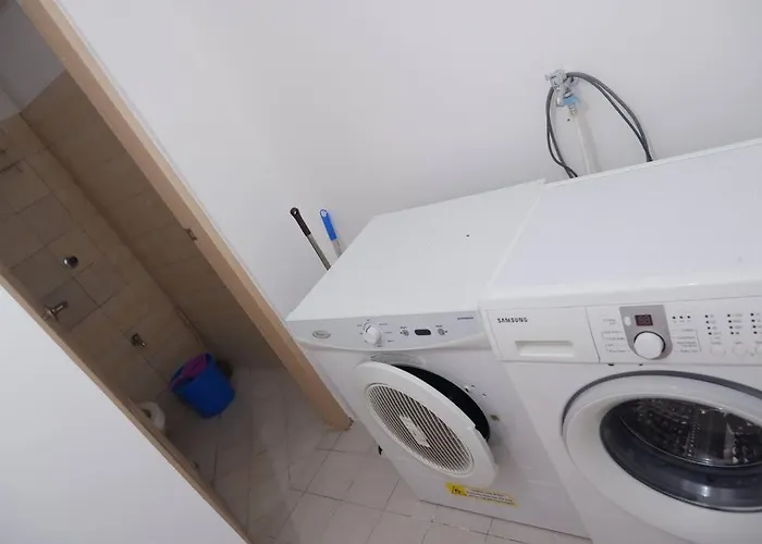 3br Unit At Bgc Forbeswood Parklane * Manila