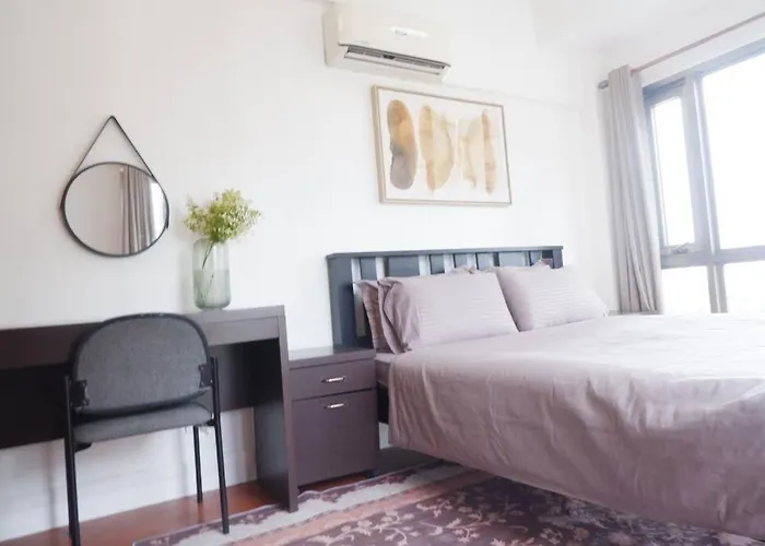 3br Unit At Bgc Forbeswood Parklane *